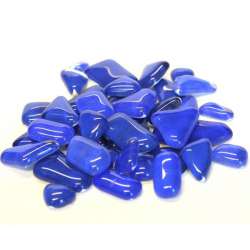Galets de verre coloré bleu foncé